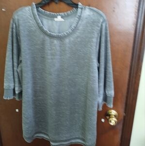 Grey elbow length tee